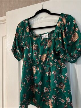 Bohéra Green Floral Puff-Sleeve Blouse